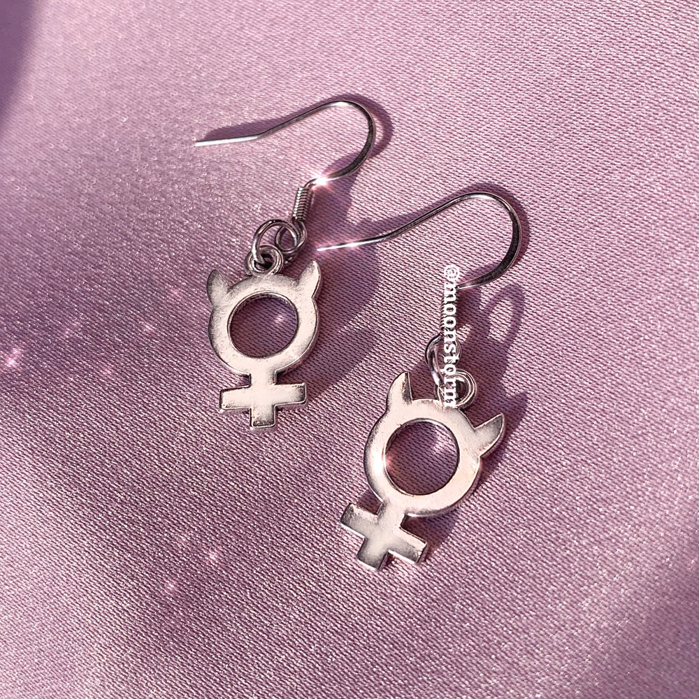 Devil Venus Earrings