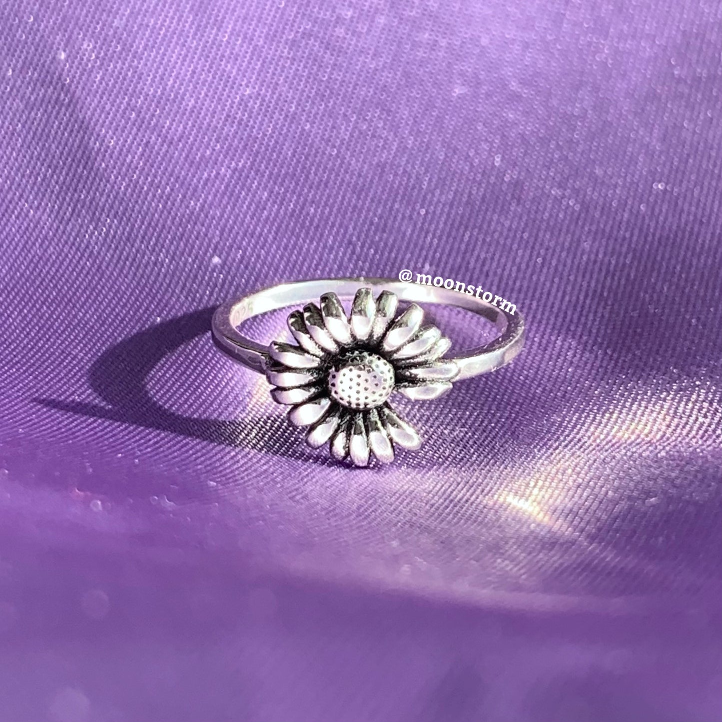 Loves Me Not Ring