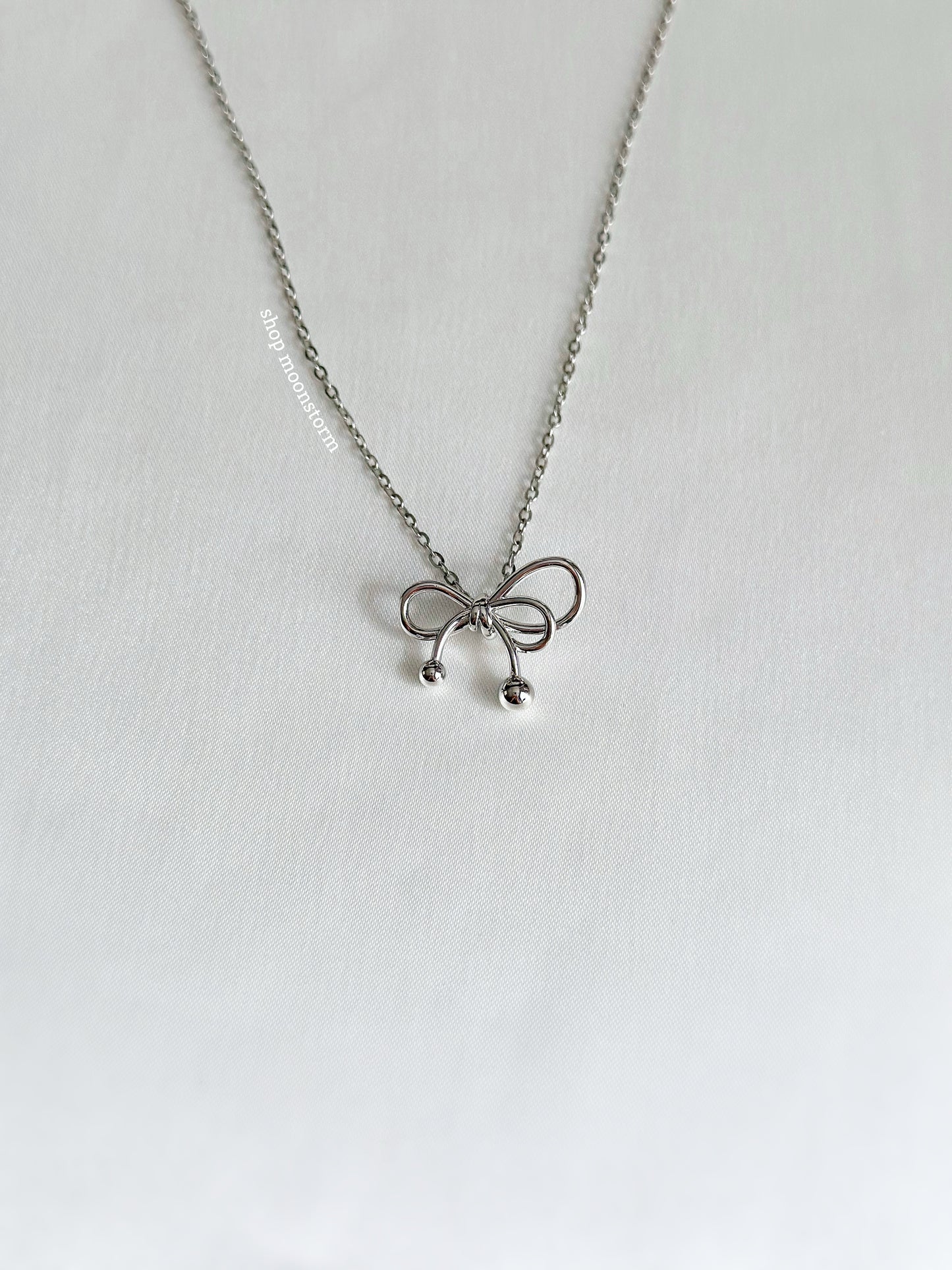 Dreamer Bow Necklace (Silver Version)