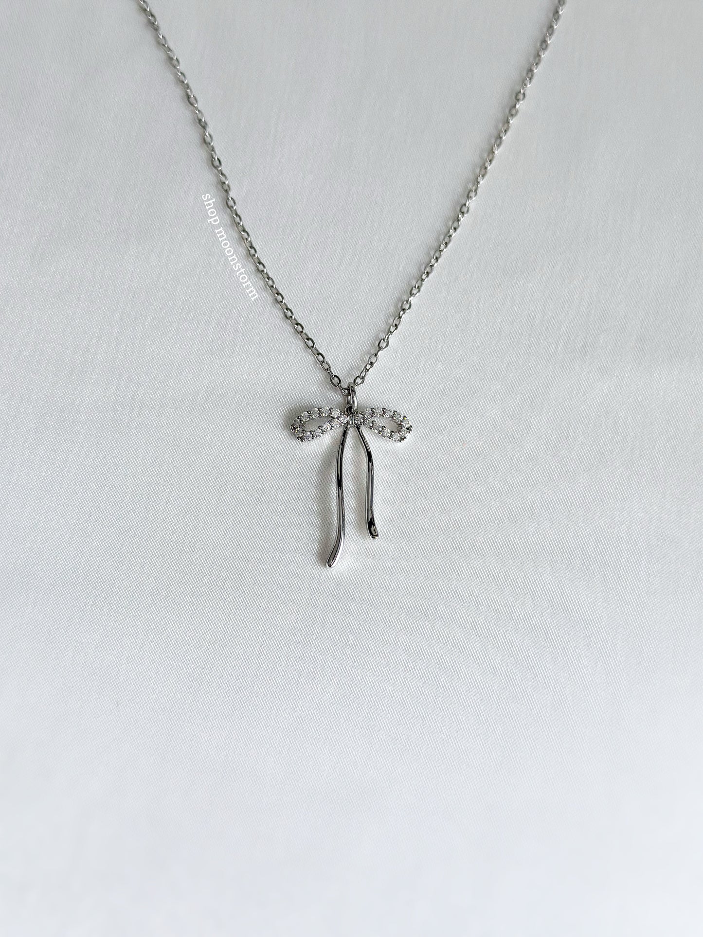 Sweetheart Ribbon Bow Necklace (Silver Version)