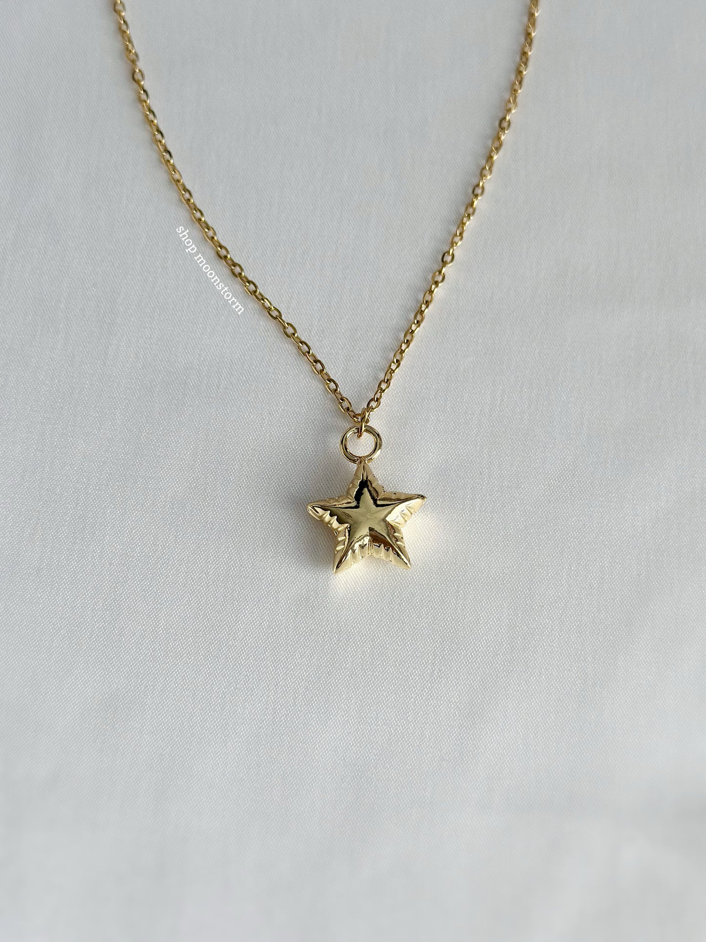 Gold Puff Star Necklace