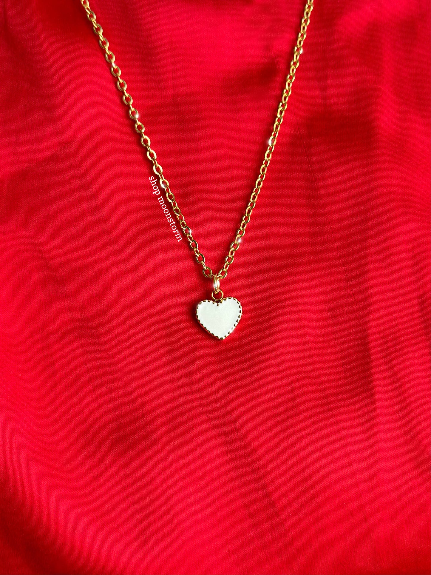 White Heart Necklace (Gold Version)
